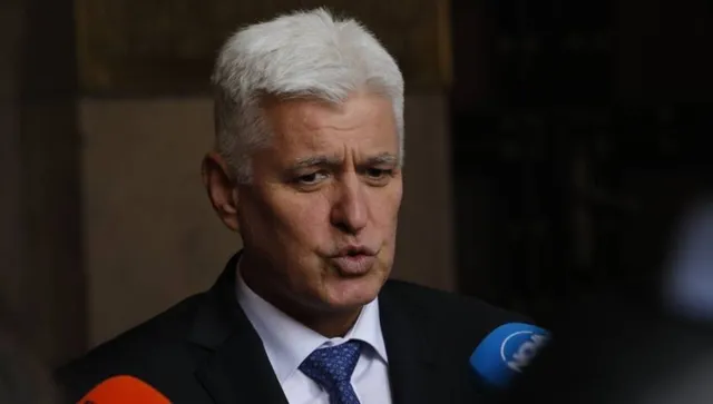Министър Стоянов: Американските самолети вчера напуснаха авиобаза "Безмер"