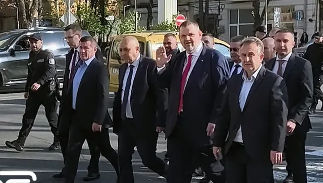 Пеевски изненадващо в Кърджали преди митинга на ДПС-Ново начало