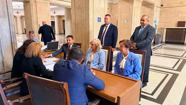 ДПС се регистрира в ЦИК за изборите за държавен глава