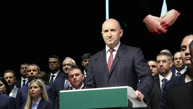   POLITIKO нареди Радев до лошите момчета на ЕС, видя го като „черен кон“ и „главен нарушител“