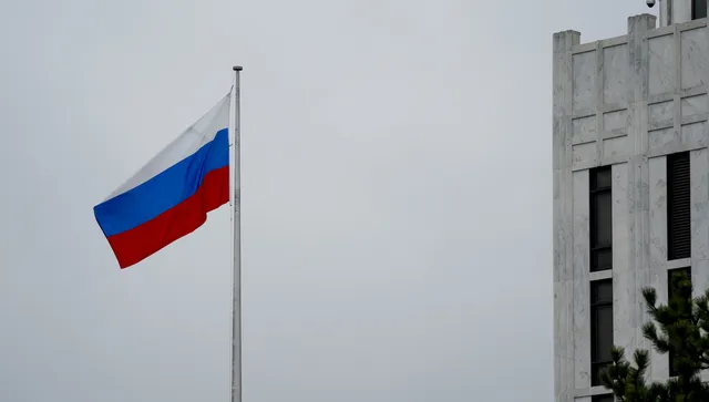 Избиратели и изборни комисии в Русия се криха в бомбоубежища заради дронове