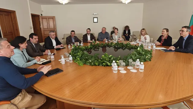 Петролният бизнес на спешни разговори с Трайков за горивата  и наличните резерви у нас