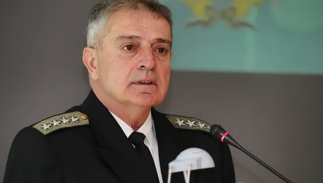 МО: Началникът на отбраната адмирал Емил Ефтимов подаде рапорт за освобождаване от военна служба 