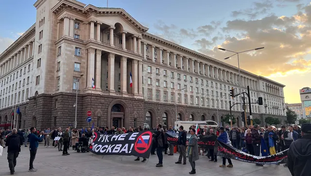 Митингът: Протестите срещу мръсотията на путинисткото правителство на Радев вече ще са и срещу Йотова