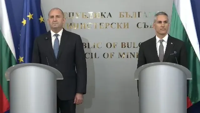 Андрей Гюров предаде властта на Радев 