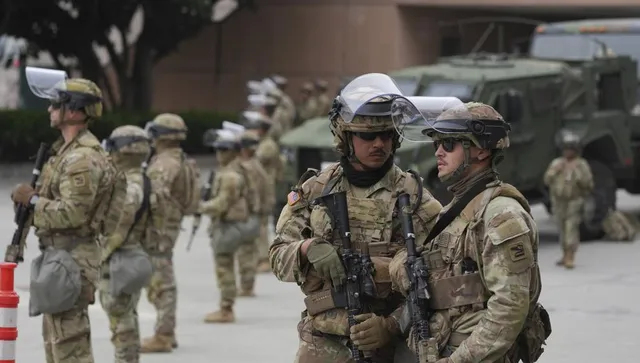 Върховният съд попари Тръмп: Спря разполагането на Националната гвардия в Чикаго