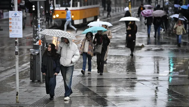 19 области са с жълт и оранжев код за валежи и силен вятър - на места и гръмотевици 