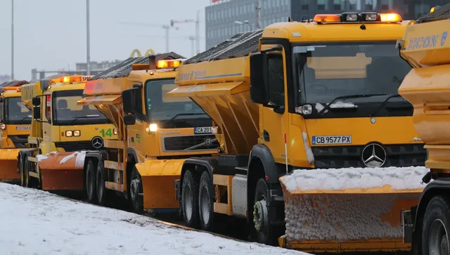 Няма селища без ток в Русенско, 2 пъти затваряха пътя Русе - Бяла за ТИР-ове
