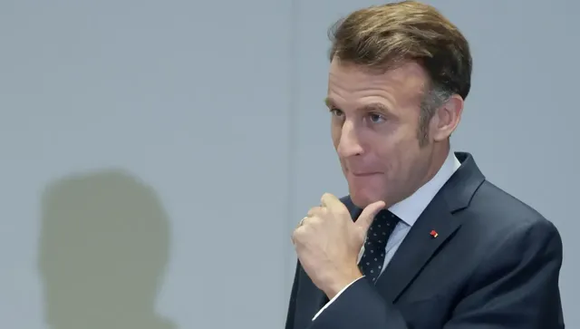 Маркон пристигна в ОАЕ, за да празнува Коледа с френските войници 