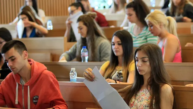 Кабинетът предложи по-високи студентски такси от новата учебна година 
