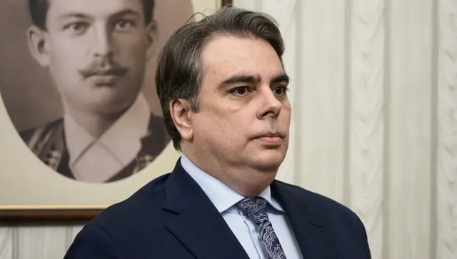 Асен Василев: Нови машини за 2 месеца - искат да минем на 100% хартиен вот