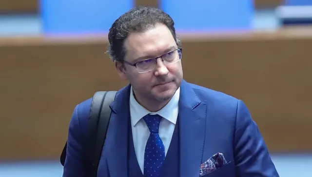 Даниел Митов: Четирима са задържани след спирането на сайтовете Zamunda, Arena и Zelka