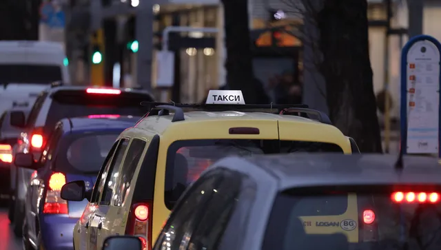 Такситата поскъпват, след Нова година минималната цена за километър ще бъде 73 евроцента