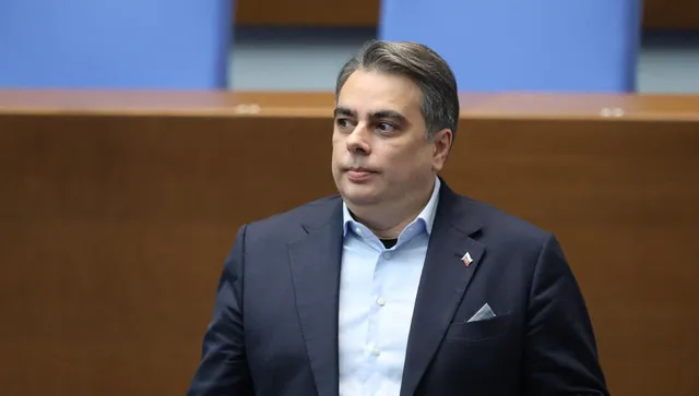 Асен Василев: Този Изборен кодекс е направен така, че да има 100% хартия