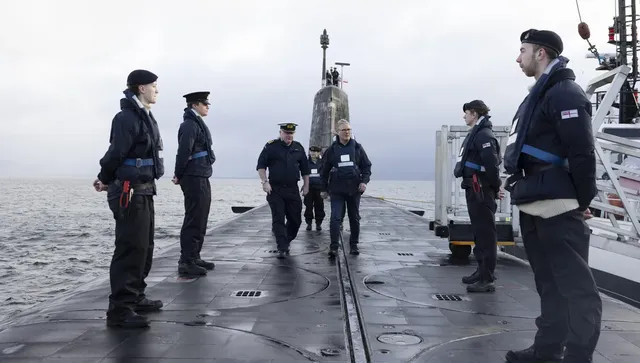 Ирански военни атакуваха, повредиха и плениха гръцки кораб