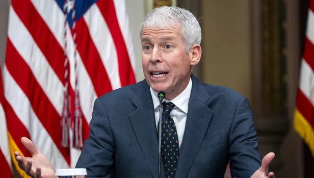 Енергийният министър на САЩ изтри публикацията си, че военноморските сили  са ескортирали петролен  танкер в Ормузкия проток