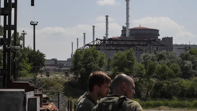 „Грийнпийс“: Москва саботира захранването с електричество на окупираната от Русия Запорожка АЕЦ