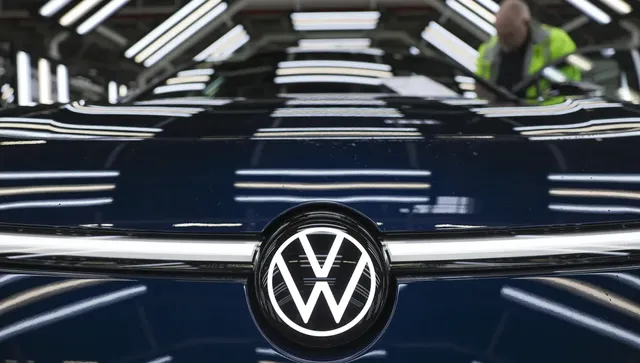 Volkswagen изтегля хиляди електрически автомобили заради дефектни батерии