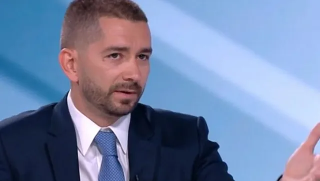 Слави Василев: Толкова сме силни, че другите депутати влизат с наведени глави