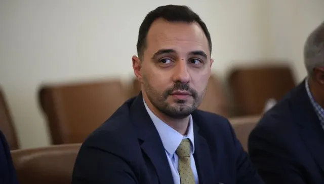 ПП с остра реакция срещу решението на Радев да спре помощта за Украйна