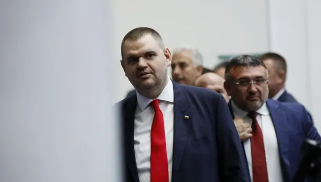 Свалиха охраната на Пеевски и Борисов