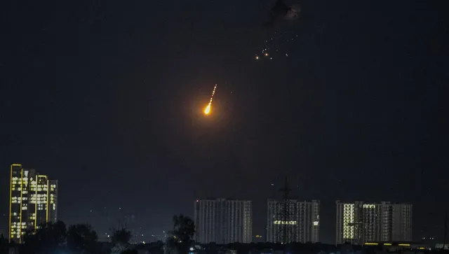 Експлозии отекнаха в бахрейнската столица часове след примирието между САЩ и Иран