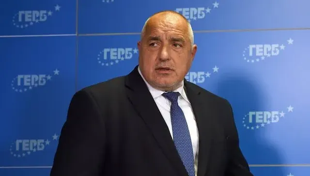 Вместо да защитават националния интерес,  Радев и прогресистите попълват сметките на няколко човека