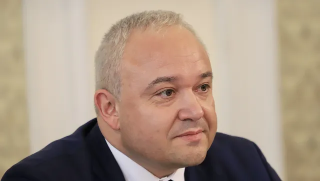 Според Демерджиев, "интересни имена" са помагали на прокурорския син да се укрива