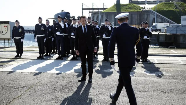 Френският самолетоносач "Шарл де Гол" се отправя към Средиземно море