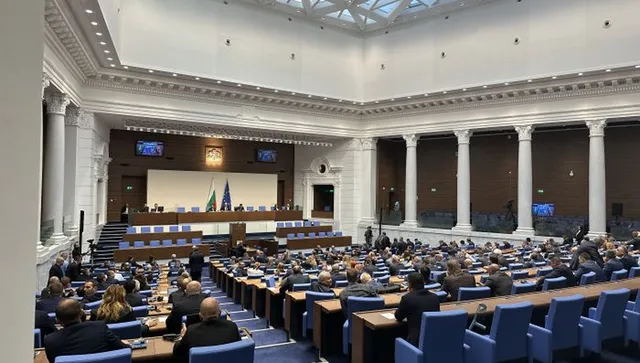 ДБ: Демокрацията умира зад затворени врати - не приемаме парламентаризмът да бъде лишен от съдържание