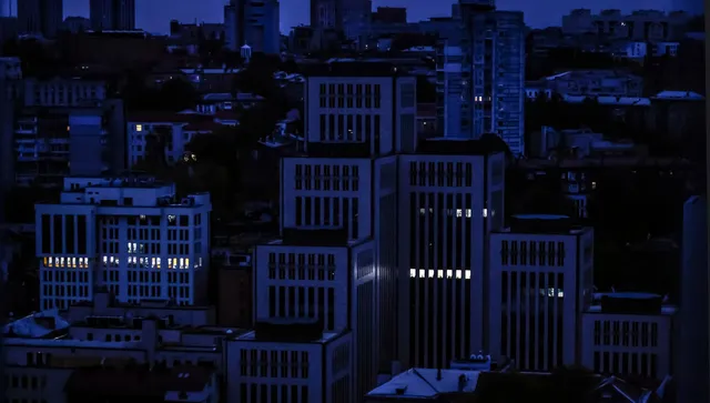 Ожесточен руски обстрел остави жителите на два украински района без ток