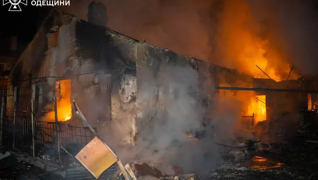 Най-малко 7 са жертвите на нощната руска атака срещу Украйна, десетки хора са ранени