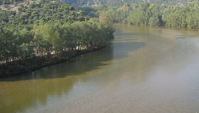 Земеделци от Хаджидимово алармират: Река Места скъса дига