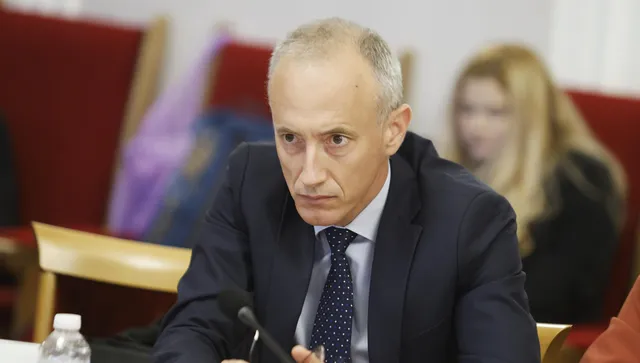 Вълчев: Нулирането на сметките на държавните училища е прибързана и прекомерна мярка
