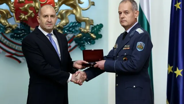 Кремълска конспирация: Генерал Радев премиер, генерал Русев президент?