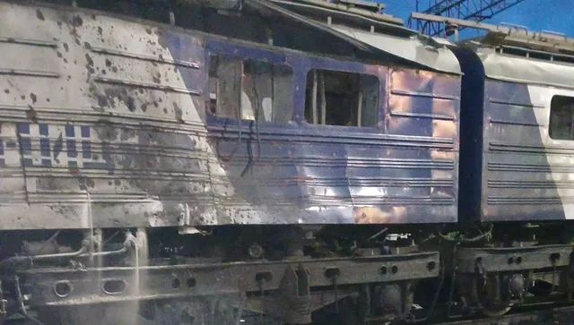 Русия удари влак в Запорожка област, убит е човек