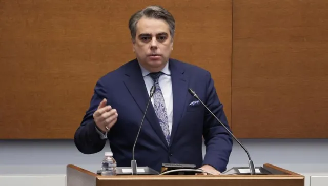 Асен Василев настоя за индексация на заплатите с 5,2% 