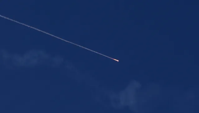 Иранска ракета порази петролна рафинерия в израелския град Хайфа