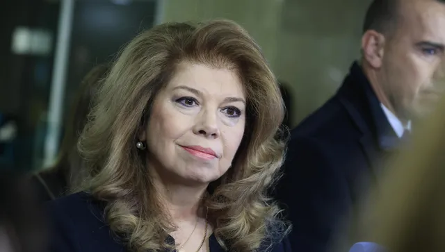 Йотова: В размирното ни време да следваме посланието на Христовото Възкресение за надежда, мир