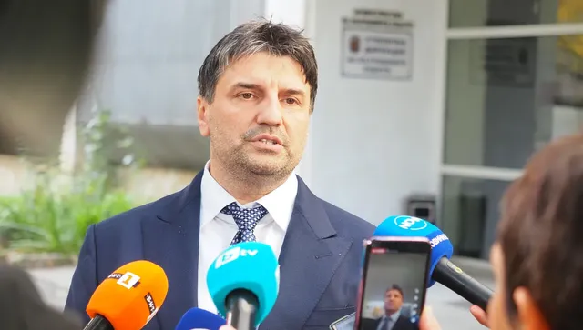 Задържани служители на р. „Приморски“ издавали удостоверения за търпимост, без да има сграда