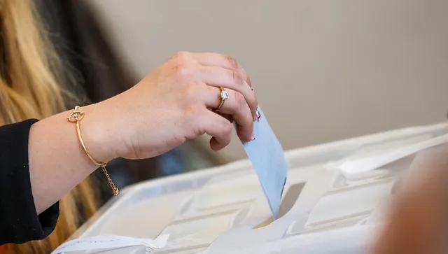 Напрежение на вота в Лондон: Опашки пред секциите и риск от недостиг на ролки за машините