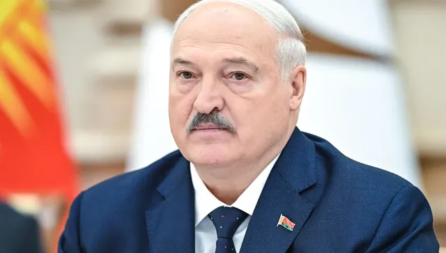 Беларус под заплаха? Лукашенко видя „брониран юмрук“ на прага на страната