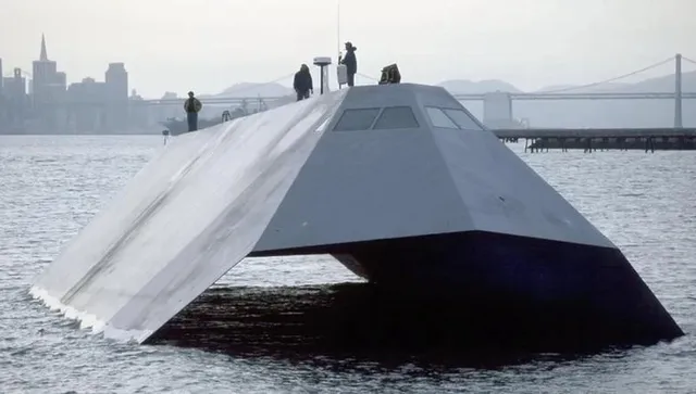 Нито самолет, нито подводница: този стелт-кораб на САЩ беше крит десетилетия