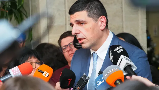 Програма на правителството прилича на котката на Шрьодингер, но обяснена от Иво Христов без квантова физика