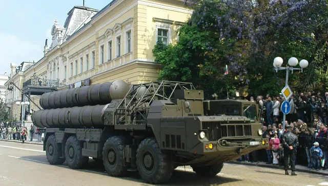 Военен: САЩ и Украйна работят за модернизация на ракетите за ПВО С-300