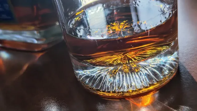 Колко алкохол можем безопасно да пием по време на празниците? 