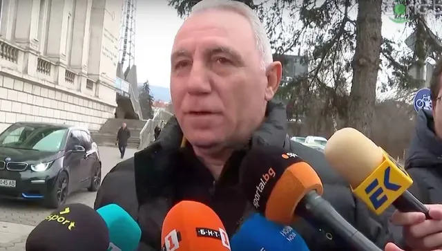 "Пеневата чета" се сбогува с легендарния си треньор, Стоичков през сълзи - той ми беше и баща, и приятел