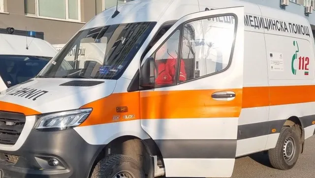 Автобус се преобърна при тежка катастрофа в София, има много пострадали