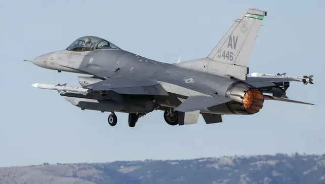 Белгия дава на Украйна три изтребителя F-16 до края на 2026 г. по ускорена процедура