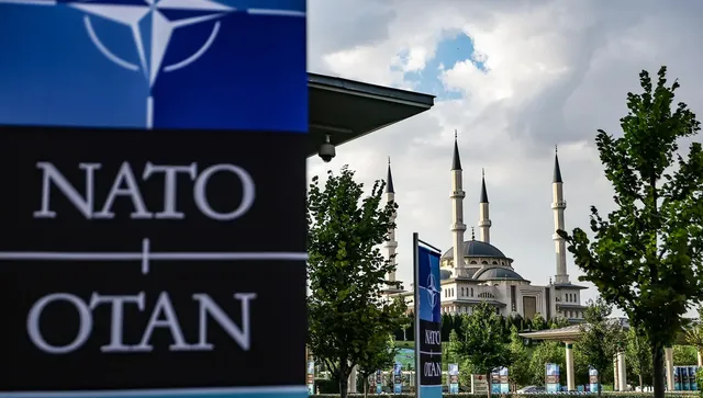 Иво Даалдер пред Politico: Срещата на върха на НАТО в Анкара бе пропусната възможност заради Тръмп
